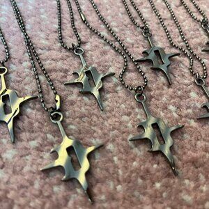 Darker Wavs necklace - gunmetal